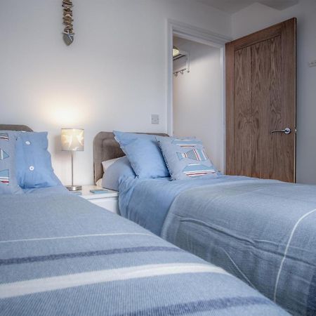 Ramsey Apartment - 2 Bedroom Apartment - Тенби Экстерьер фото