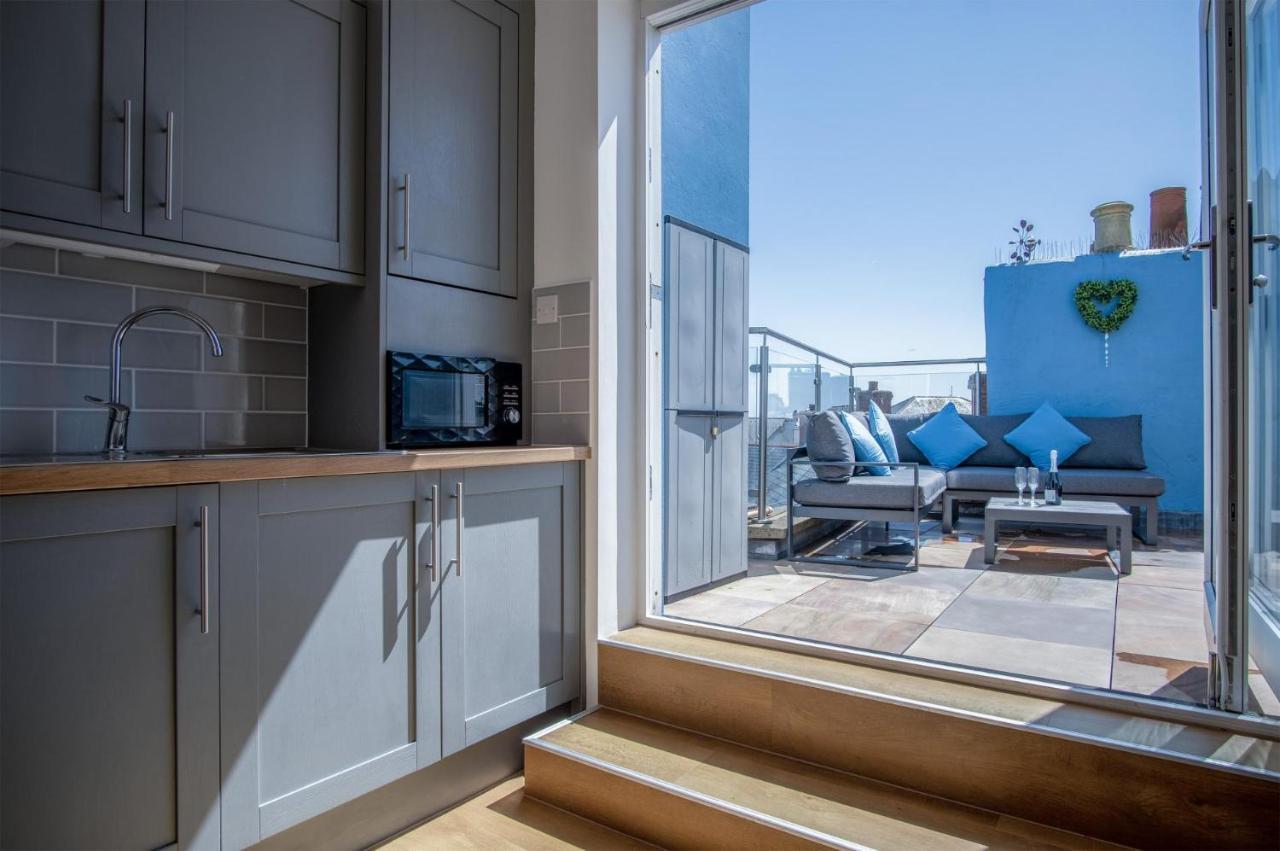 Ramsey Apartment - 2 Bedroom Apartment - Тенби Экстерьер фото