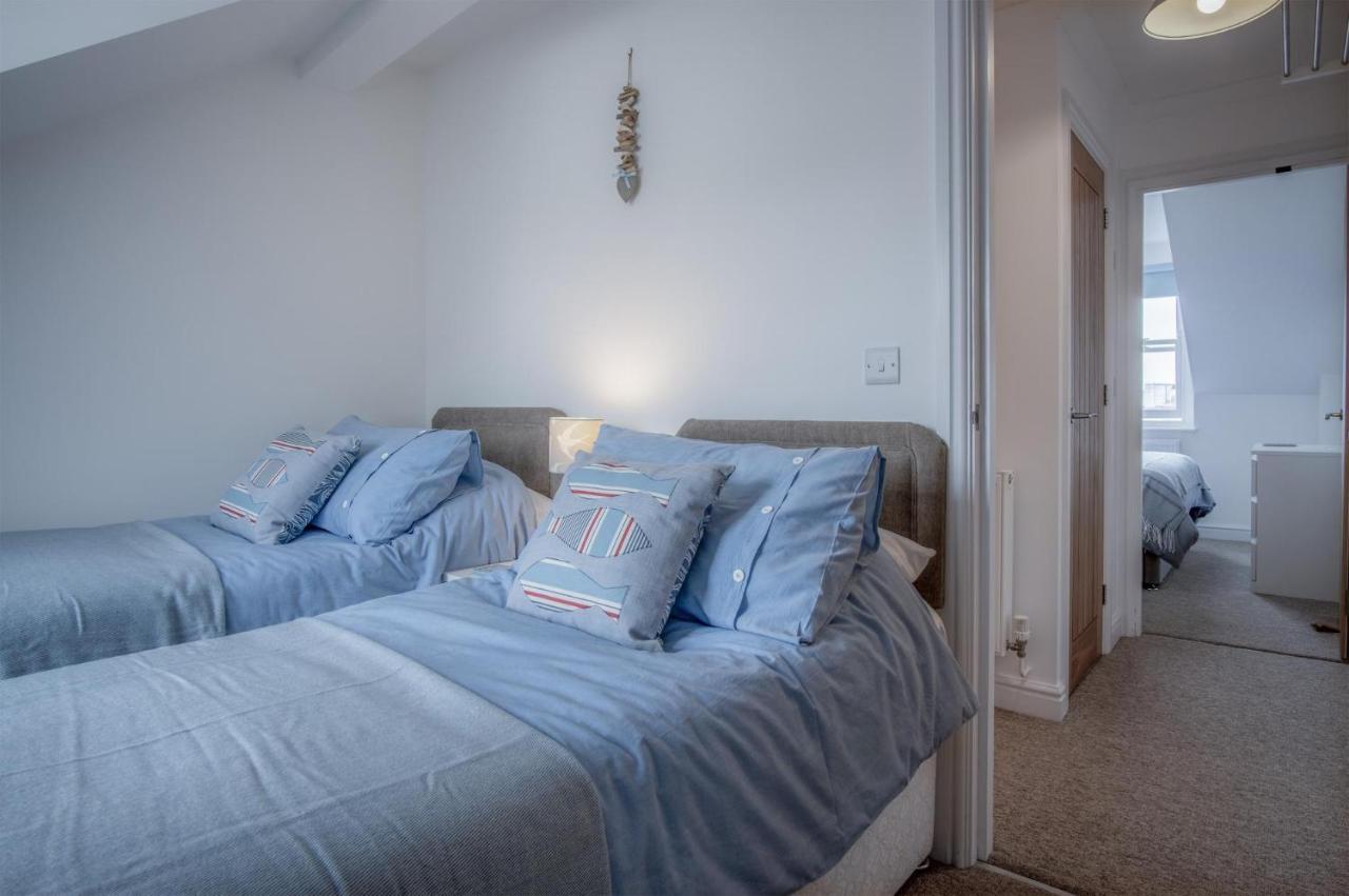 Ramsey Apartment - 2 Bedroom Apartment - Тенби Экстерьер фото