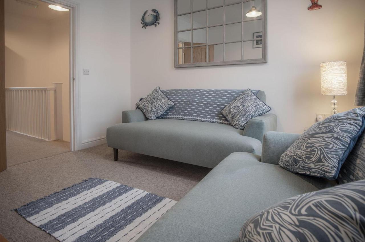 Ramsey Apartment - 2 Bedroom Apartment - Тенби Экстерьер фото